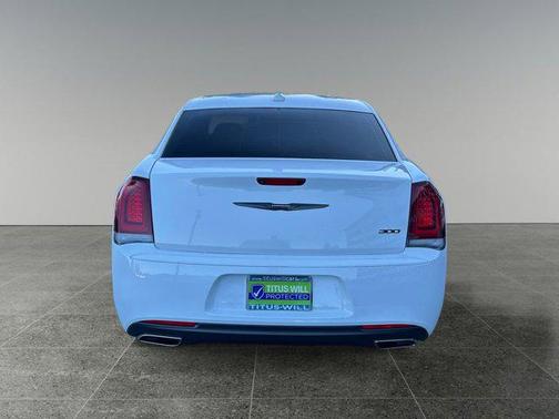 2020 Chrysler 300 Touring