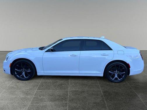 2020 Chrysler 300 Touring