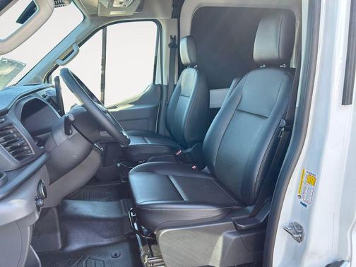 Oxford White 2026 Ford Transit-250 Base