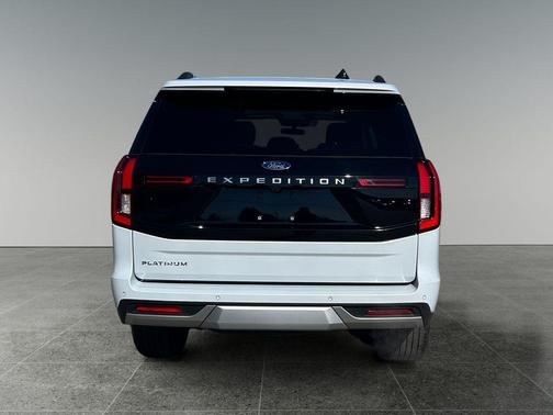 Silver Metallic 2025 Ford Expedition Platinum