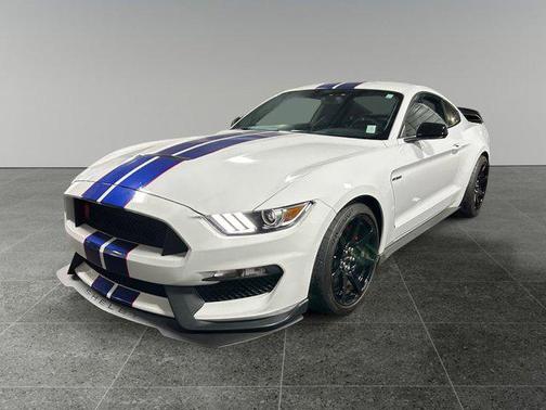 2016 Ford Shelby GT350R Base