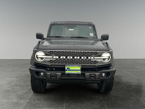 Shadow Black 2025 Ford Bronco Badlands