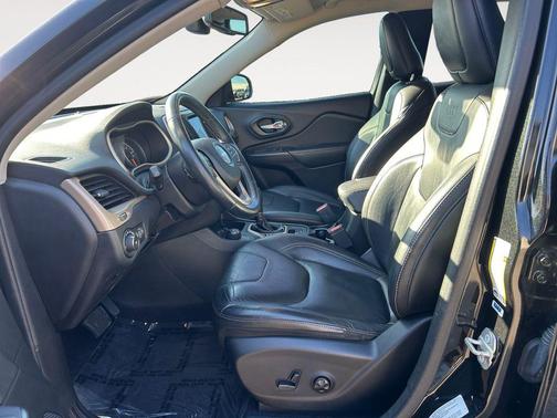 Brilliant Black Crystal Pearlcoat 2016 Jeep Cherokee Limited