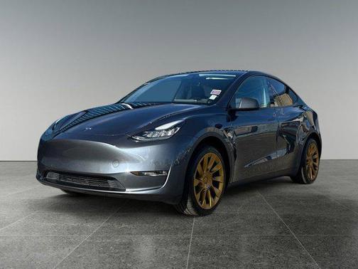 2022 Tesla Model Y Long Range Dual Motor All-Wheel Drive