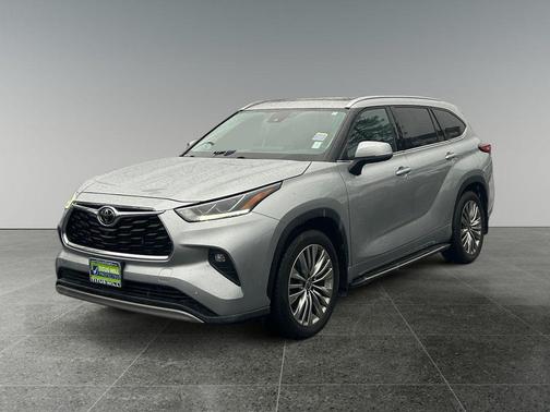 2022 Toyota Highlander Platinum
