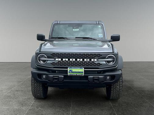 Carbonized Gray Metallic 2026 Ford Bronco Badlands