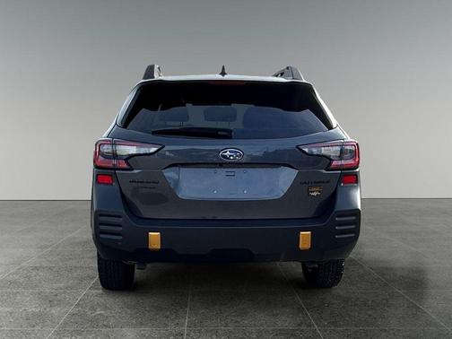 Gray Metallic 2022 Subaru Outback Wilderness