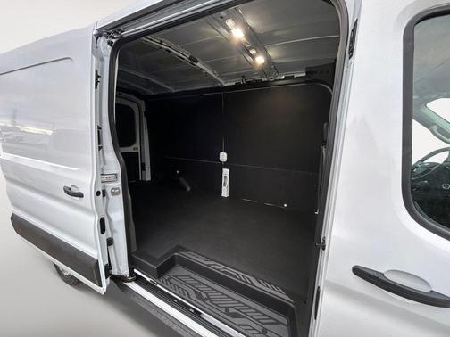 2026 Ford E-Transit T-350 Medium Roof