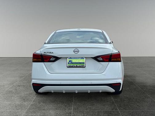Glacier White 2025 Nissan Altima 2.5 SV