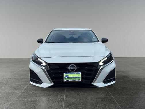 Glacier White 2025 Nissan Altima 2.5 SV