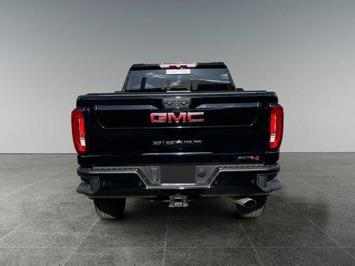 2022 GMC Sierra 2500 AT4