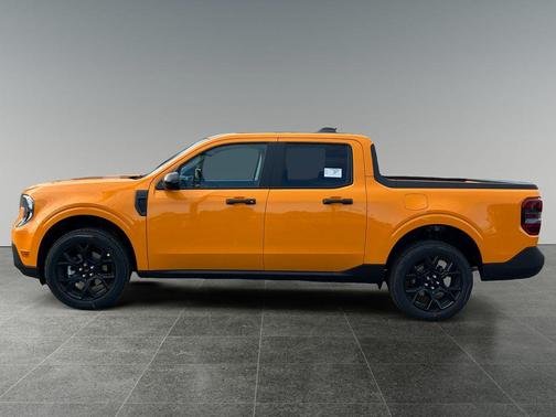 Orange Fury Metallic Tri-Coat 2026 Ford Maverick XLT