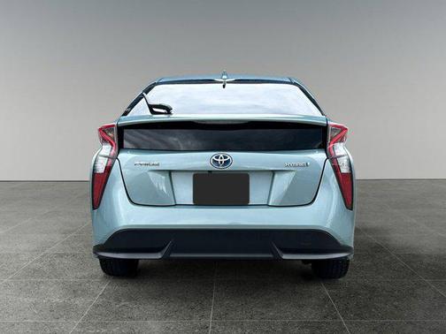 2016 Toyota Prius Four