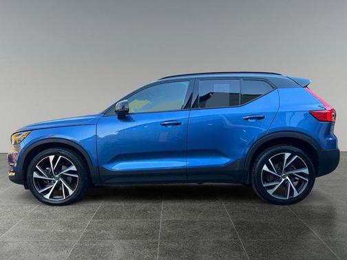 2021 Volvo XC40 T5 R-Design