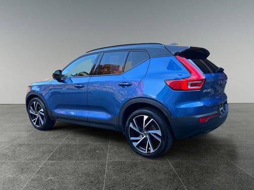 2021 Volvo XC40 T5 R-Design