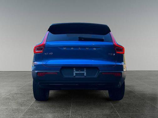 2021 Volvo XC40 T5 R-Design