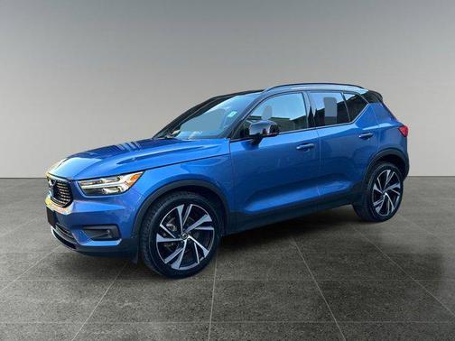 2021 Volvo XC40 T5 R-Design