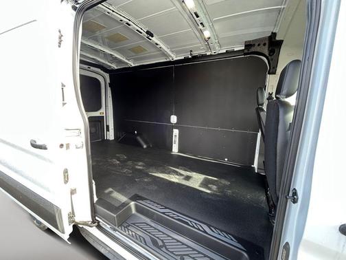 Oxford White 2026 Ford Transit-250 Base
