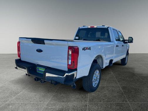 Oxford White 2026 Ford F-350 XLT