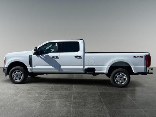 Oxford White 2026 Ford F-350 XLT