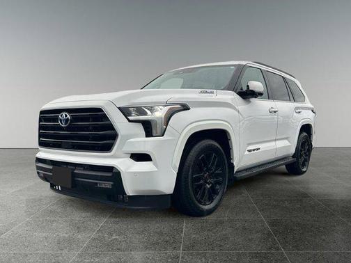 2024 Toyota Sequoia SR5