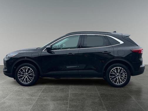 Agate Black Metallic 2024 Ford Escape PHEV SE