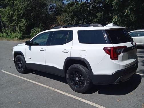 2022 GMC Acadia AT4