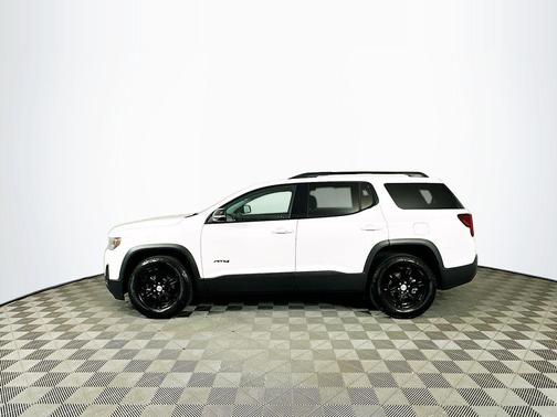 2022 GMC Acadia AT4