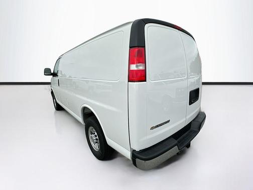 2025 Chevrolet Express 3500 Work Van