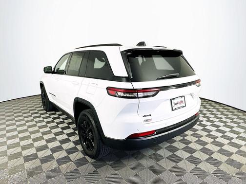 2024 Jeep Grand Cherokee Laredo