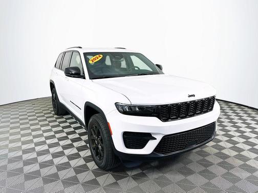 2024 Jeep Grand Cherokee Laredo