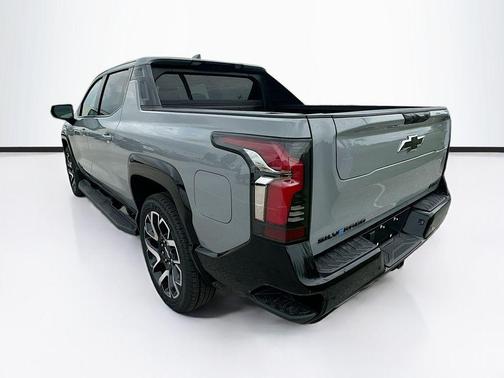 2025 Chevrolet Silverado EV RST