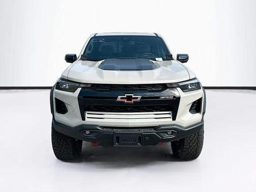 White Sand 2026 Chevrolet Colorado ZR2