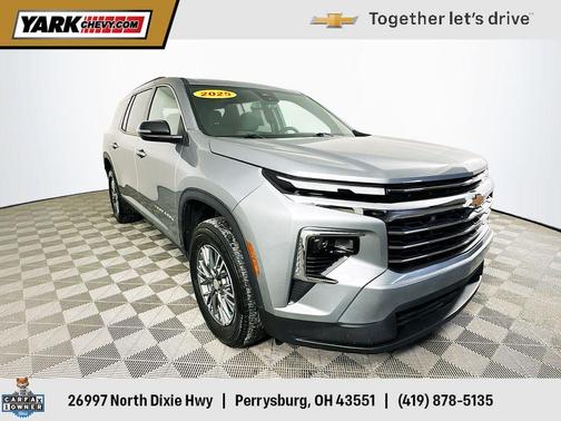 2025 Chevrolet Traverse LT