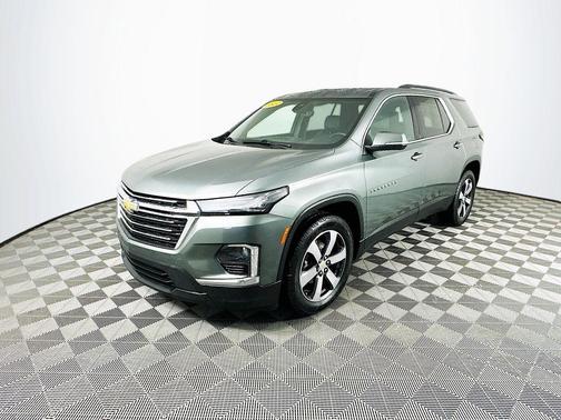 2022 Chevrolet Traverse LT Leather