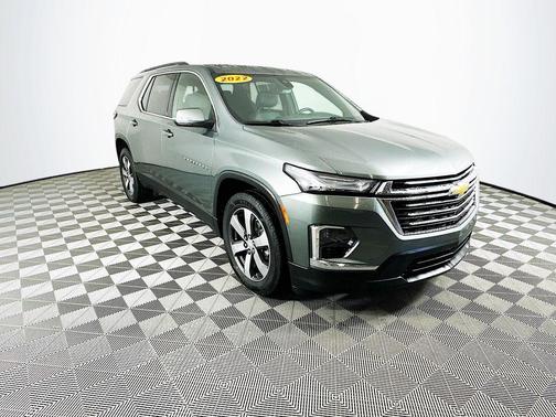 2022 Chevrolet Traverse LT Leather