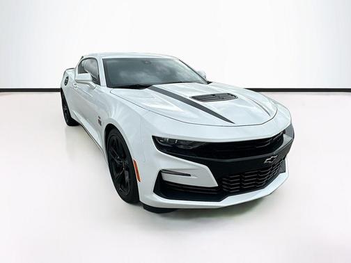 Summit White 2019 Chevrolet Camaro 2SS