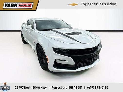 Summit White 2019 Chevrolet Camaro 2SS