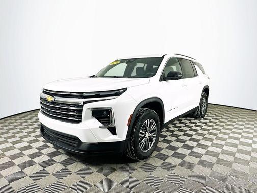2024 Chevrolet Traverse LT