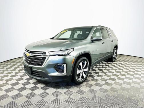 2023 Chevrolet Traverse LT Leather