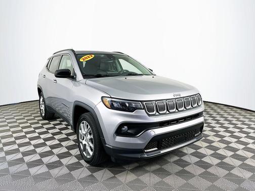 2022 Jeep Compass Latitude Lux