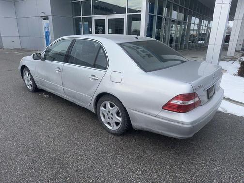 2004 Lexus LS 430 