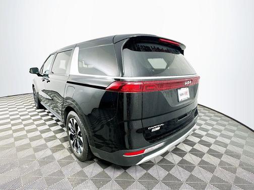 2024 Kia Carnival EX