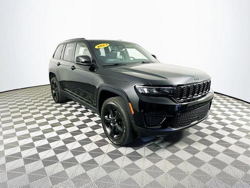 2023 Jeep Grand Cherokee Altitude