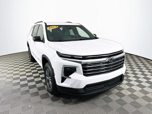 2024 Chevrolet Traverse LT