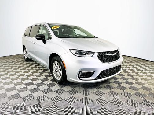 2024 Chrysler Pacifica Touring-L