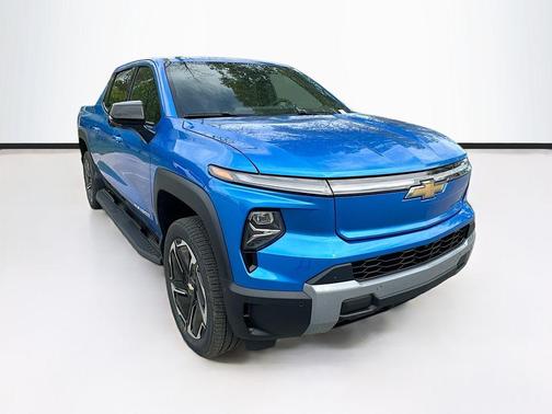 2025 Chevrolet Silverado EV LT