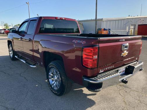 Photo 5 of 34 of 2017 Chevrolet Silverado 1500 LT