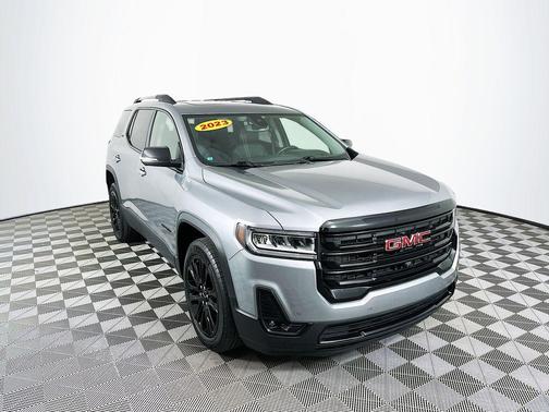 2023 GMC Acadia SLT