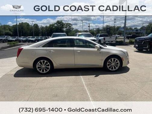 White Diamond Tricoat 2014 Cadillac XTS Luxury